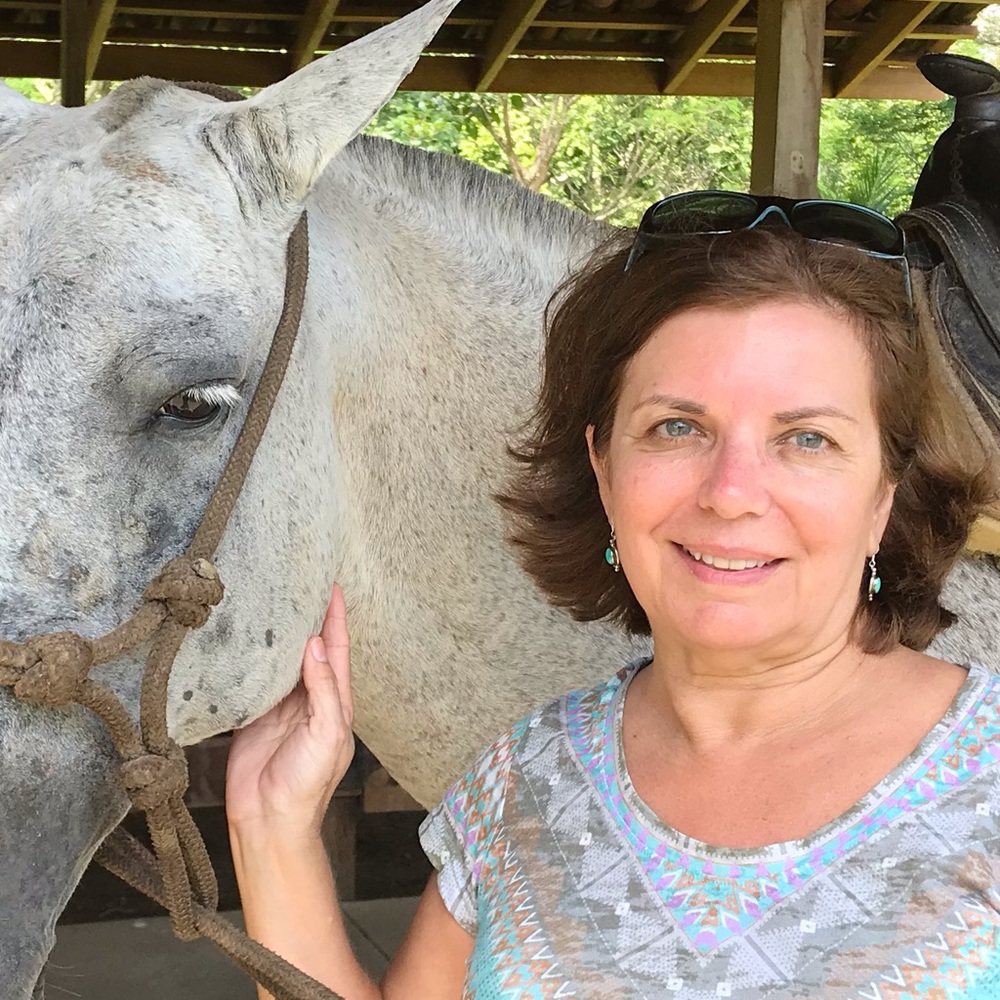 Meet your Posher, Lourdes